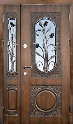 Металлическая уличная термодверь полуторной конструкции со стеклами, художественной ковкой и панелями МДФ Металлическая уличная термодверь полуторной конструкции со стеклами, художественной ковкой и панелями МДФ