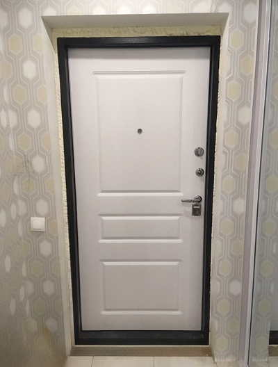 Белая внутренняя панель двери Белая внутренняя панель двери