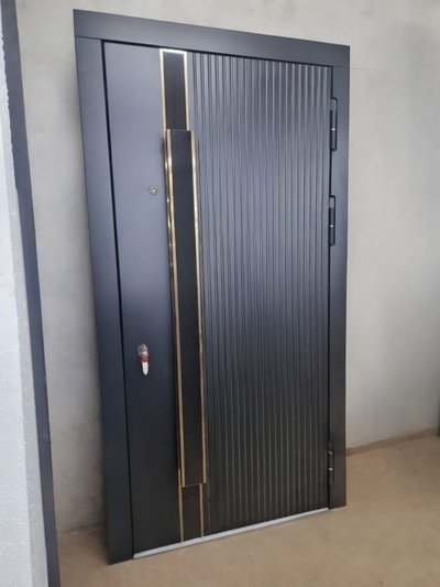 Дверь МДФ с бугельной ручкой Дверь МДФ с бугельной ручкой