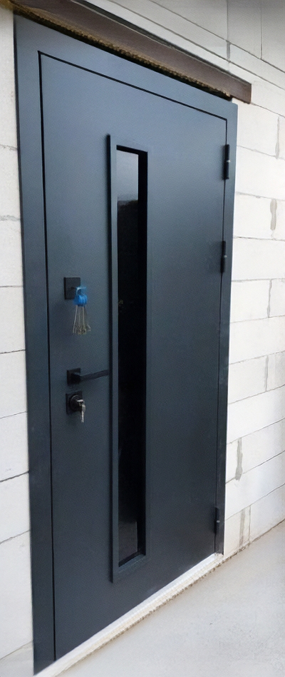 Дверь с узким стеклопакетом Дверь с узким стеклопакетом